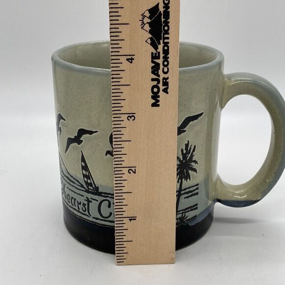 Vintage Japan Hearst Castle Stoneware 3/D etched Graphics Mug - Picture 7 of 8